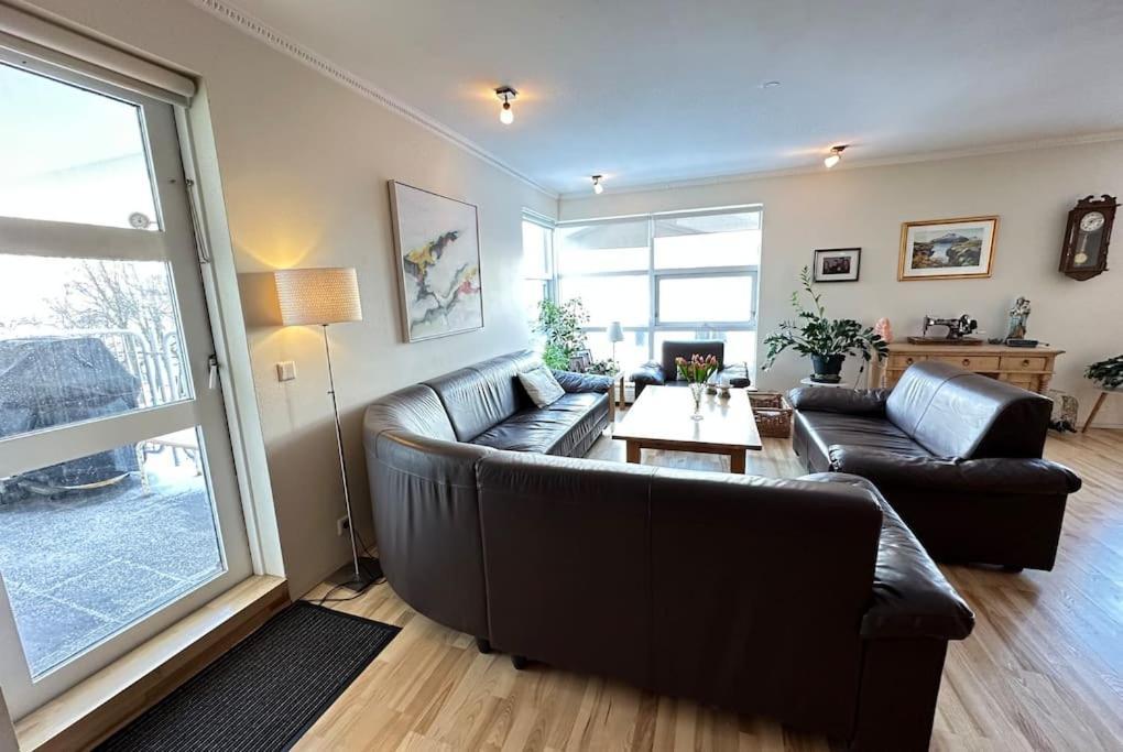 Spacious And Family Friendly Apartment In Reykjavík Esterno foto