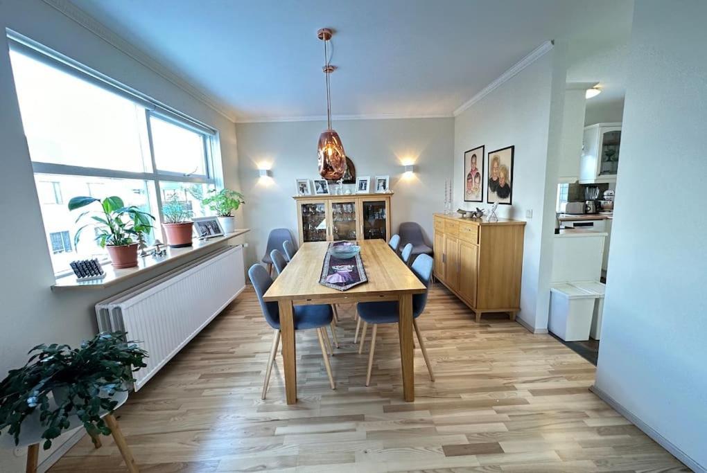 Spacious And Family Friendly Apartment In Reykjavík Esterno foto